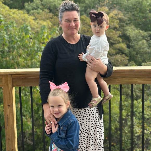 Meet your Posher, Amie - Picture 3 of 15